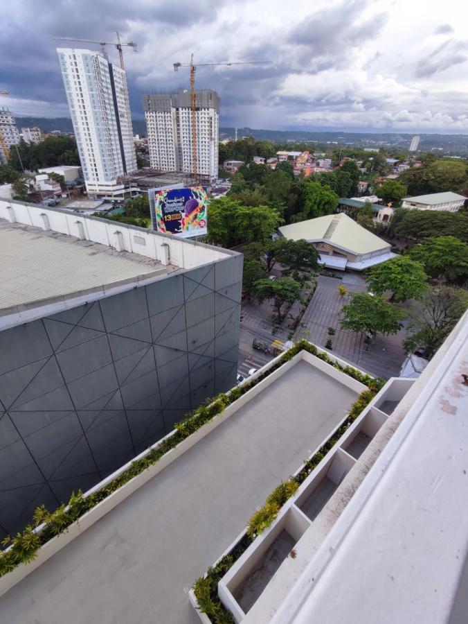 Inspiria Davaoアパートホテル エクステリア 写真